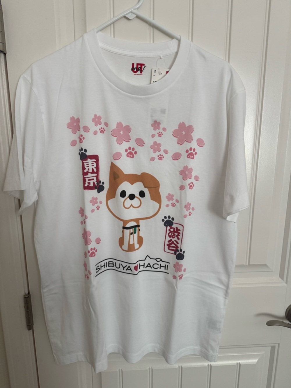 Uniqlo 
Shibuya Hachi T-Shirt - Picture 4 of 4